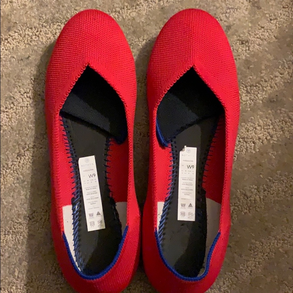Size 9 Red Rothy’s